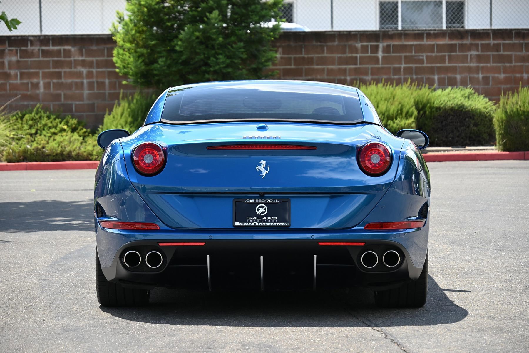 Used 2015 Ferrari California T RWD image 9