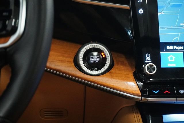 Used 2024 Jeep Grand Wagoneer Series III image 25