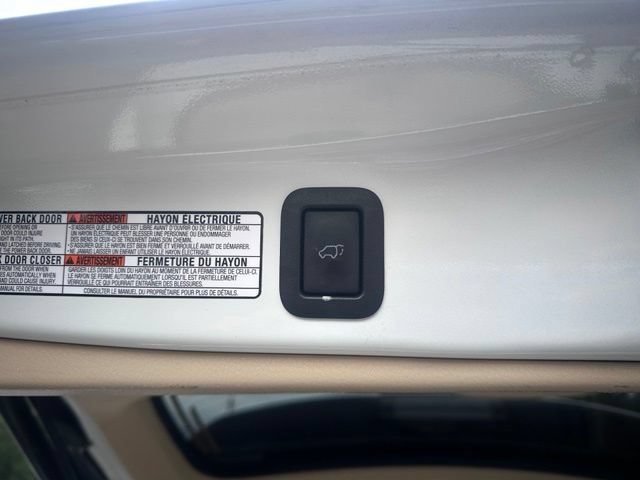 Used 2014 Toyota Highlander Limited Platinum FWD image 10