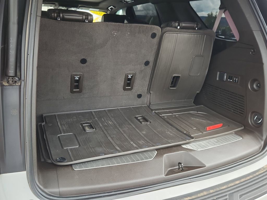 Used 2021 GMC Yukon Denali w/ Denali Premium Package image 14