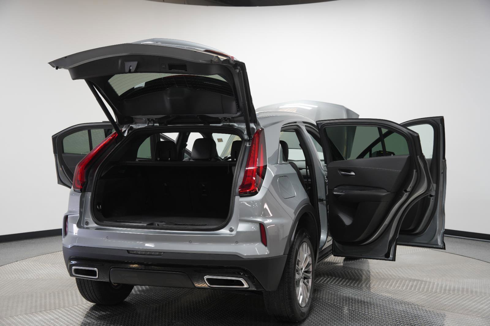 Used 2025 Cadillac XT4 Premium Luxury image 12