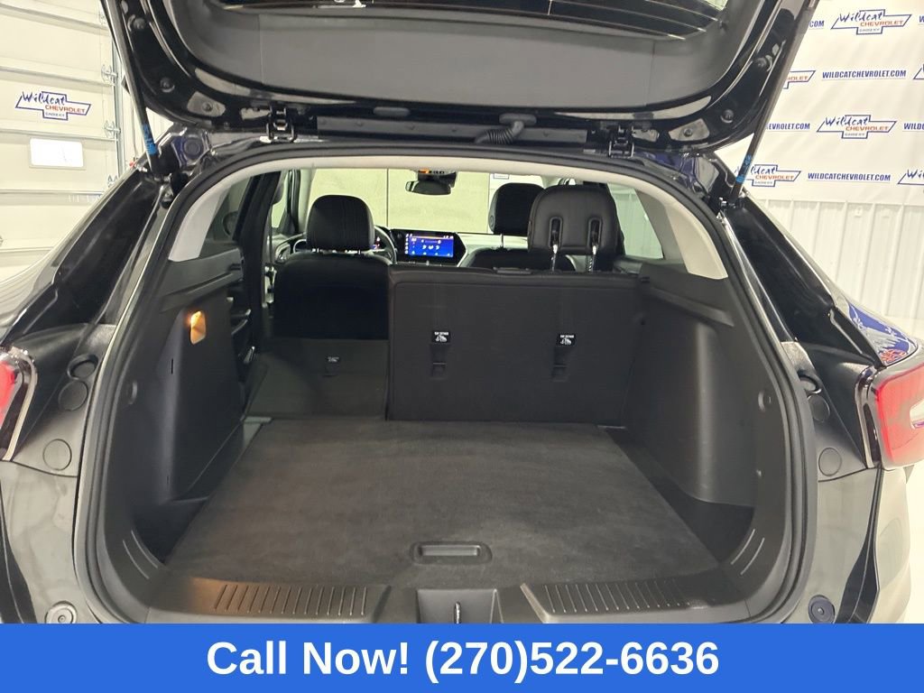 Used 2025 Chevrolet Trax LT image 32