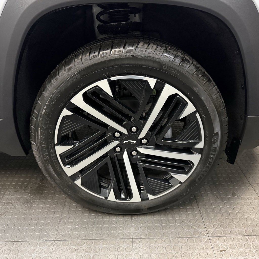 New 2026 Chevrolet Equinox RS w/ Convenience Package III FWD image 13