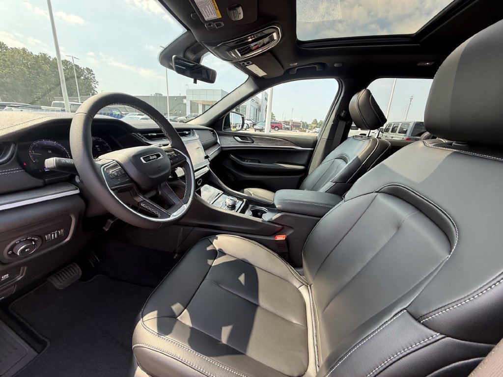 New 2026 Jeep Grand Cherokee Limited w/ Limited Altitude Package AWD/4WD image 20
