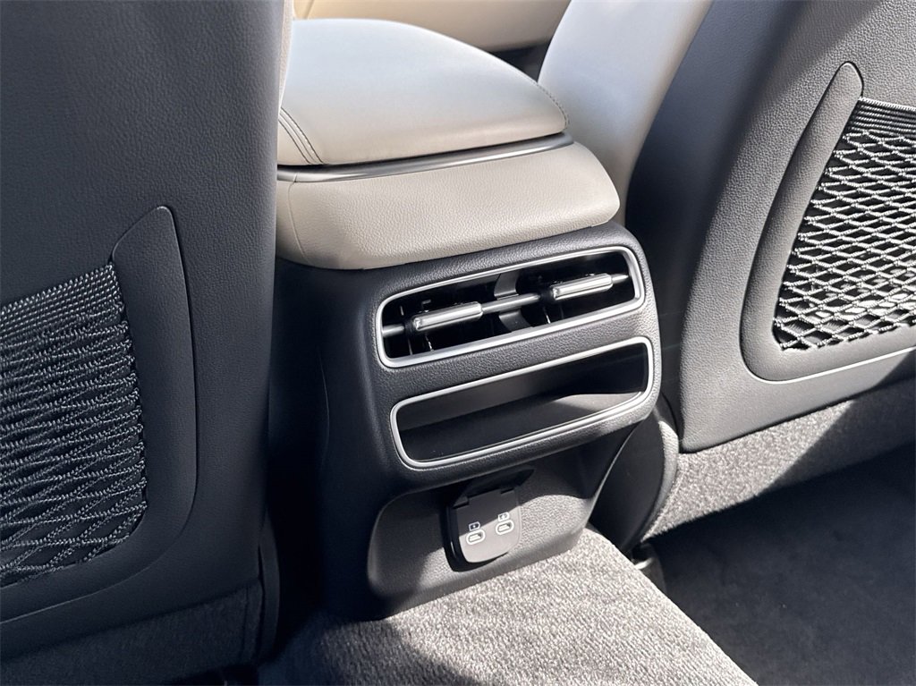 Used 2026 Genesis GV70 2.5T Select image 24