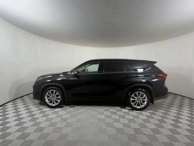 Used 2023 Toyota Highlander Limited AWD/4WD image 4