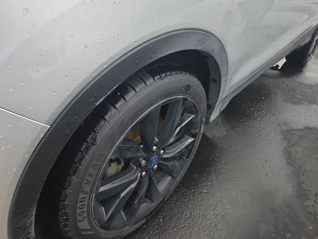 Used 2019 Ford Escape SE FWD image 4