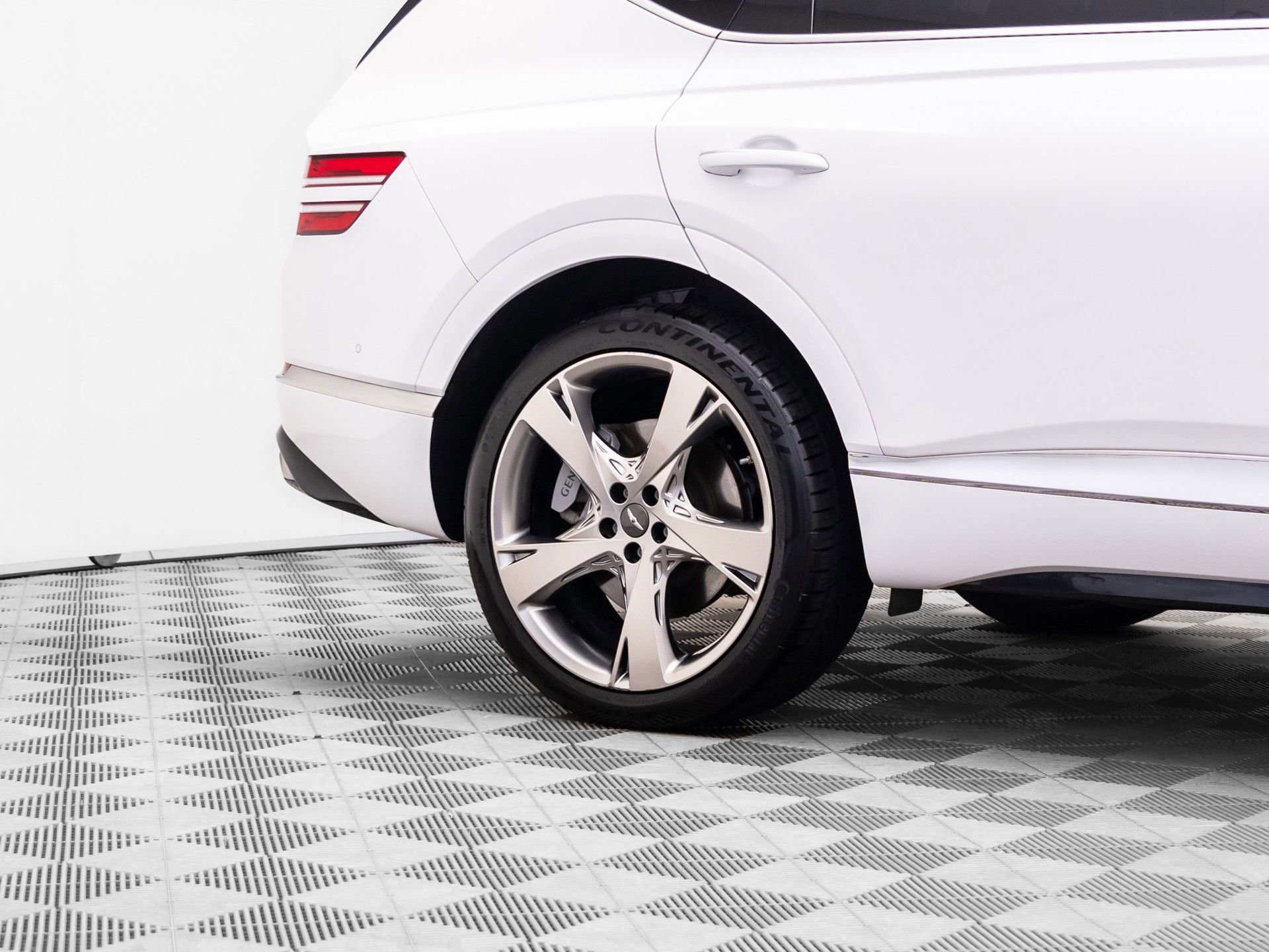 Used 2023 Genesis GV80 3.5T w/ Prestige Package image 34