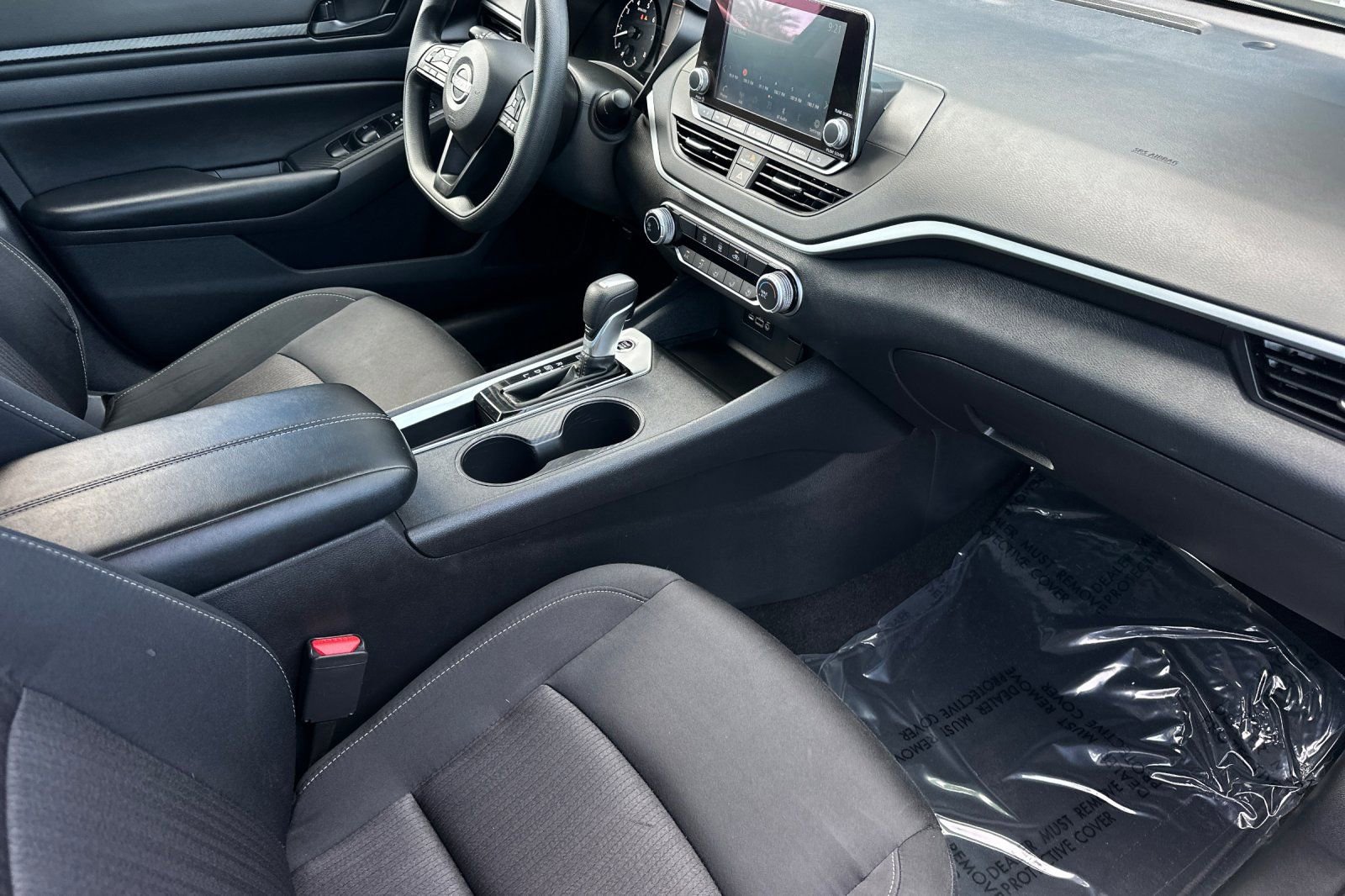 Used 2025 Nissan Altima 2.5 S FWD image 14
