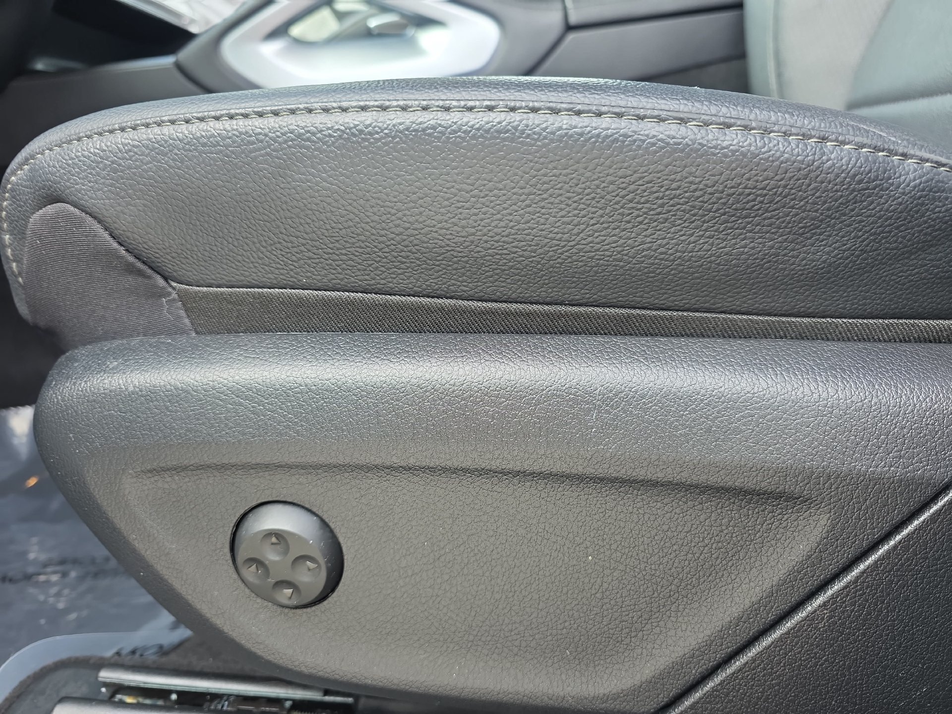 Used 2022 Mercedes-Benz GLE 350 4MATIC image 27