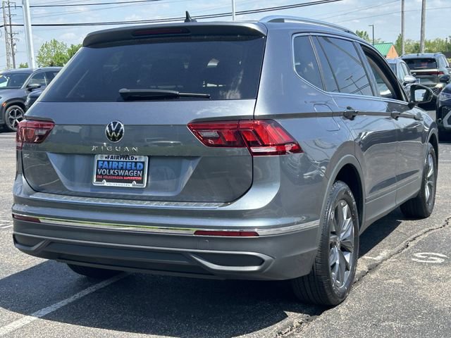 Certified 2023 Volkswagen Tiguan SE w/ Panoramic Sunroof Package FWD image 7