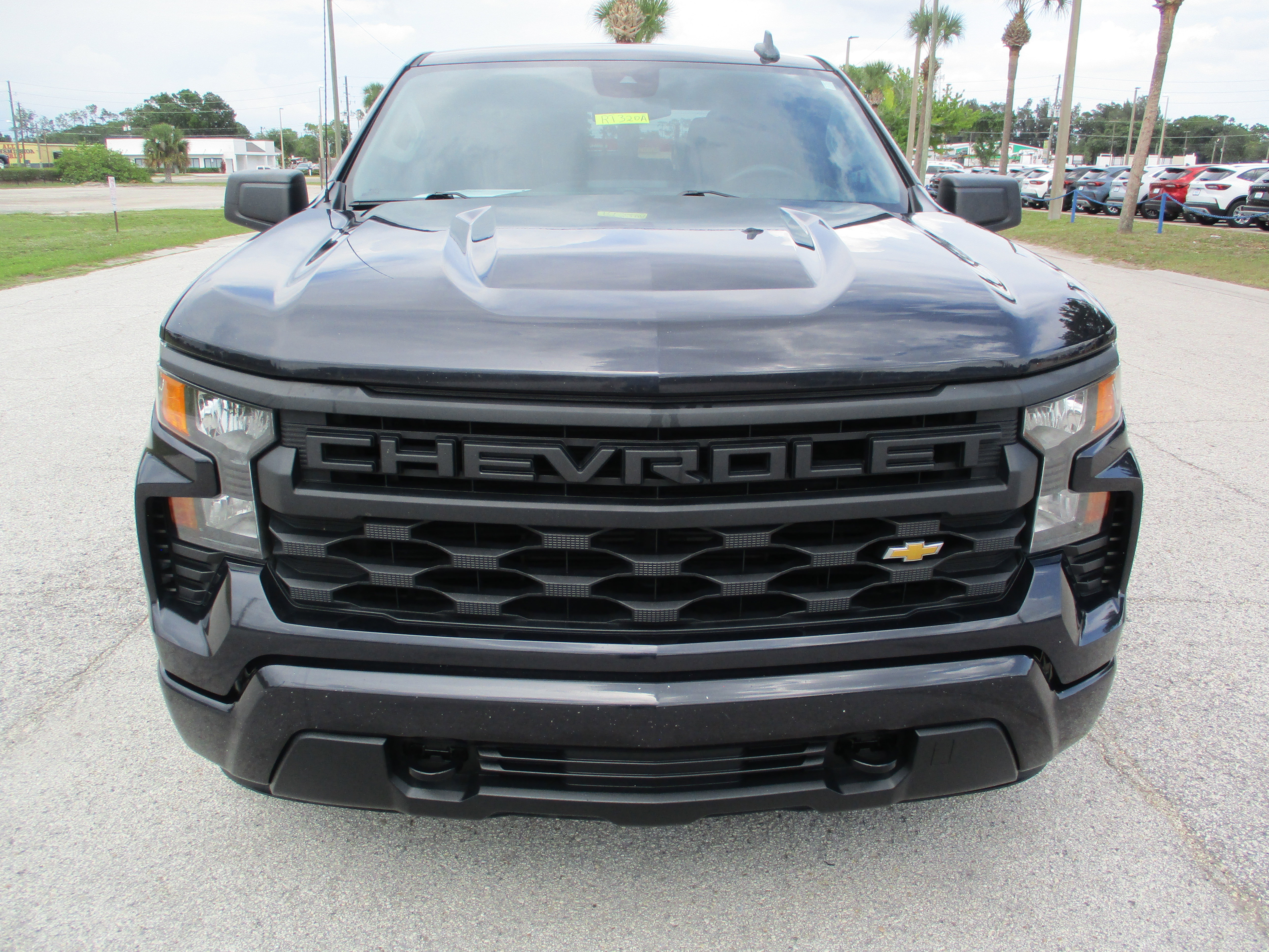 Used 2023 Chevrolet Silverado 1500 Custom image 2