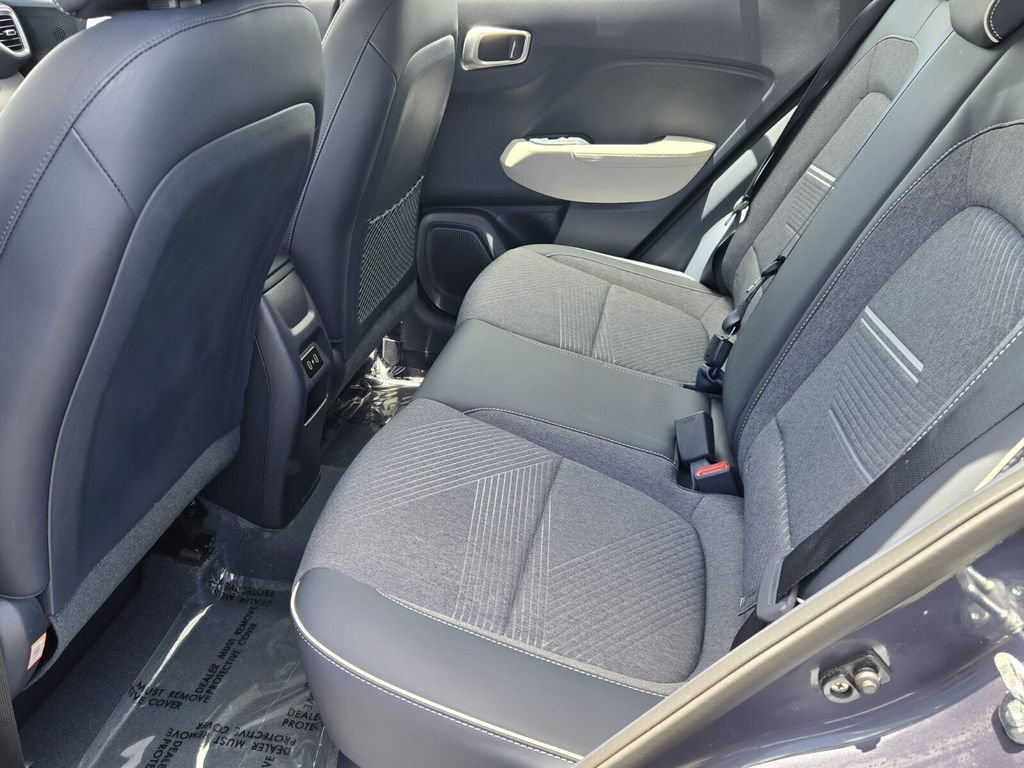 Certified 2026 Hyundai Venue SEL FWD image 11