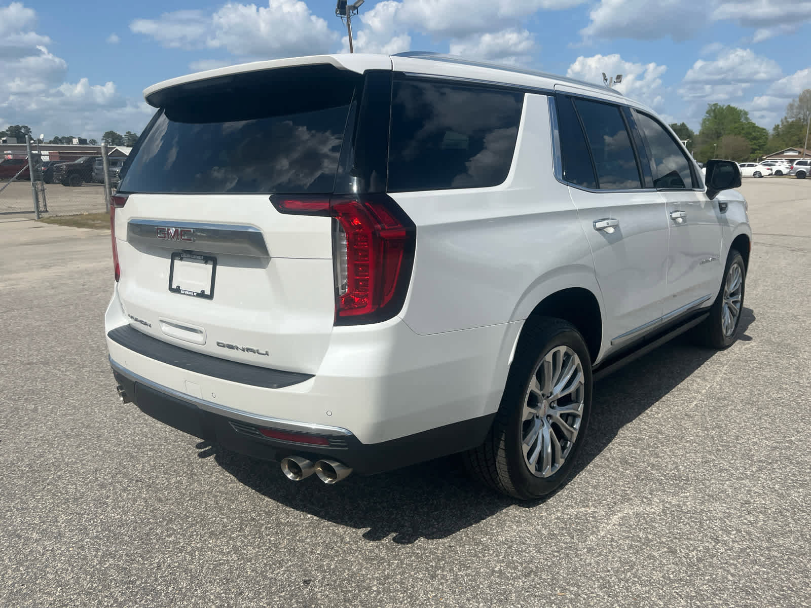 Used 2023 GMC Yukon Denali w/ Max Trailering Package image 5