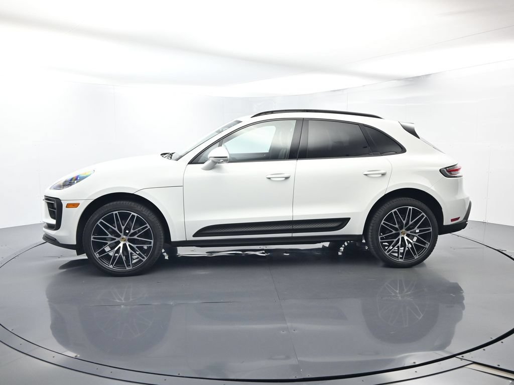 Certified 2026 Porsche Macan AWD/4WD image 2