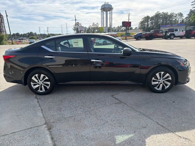 Certified 2025 Nissan Altima 2.5 S FWD image 5