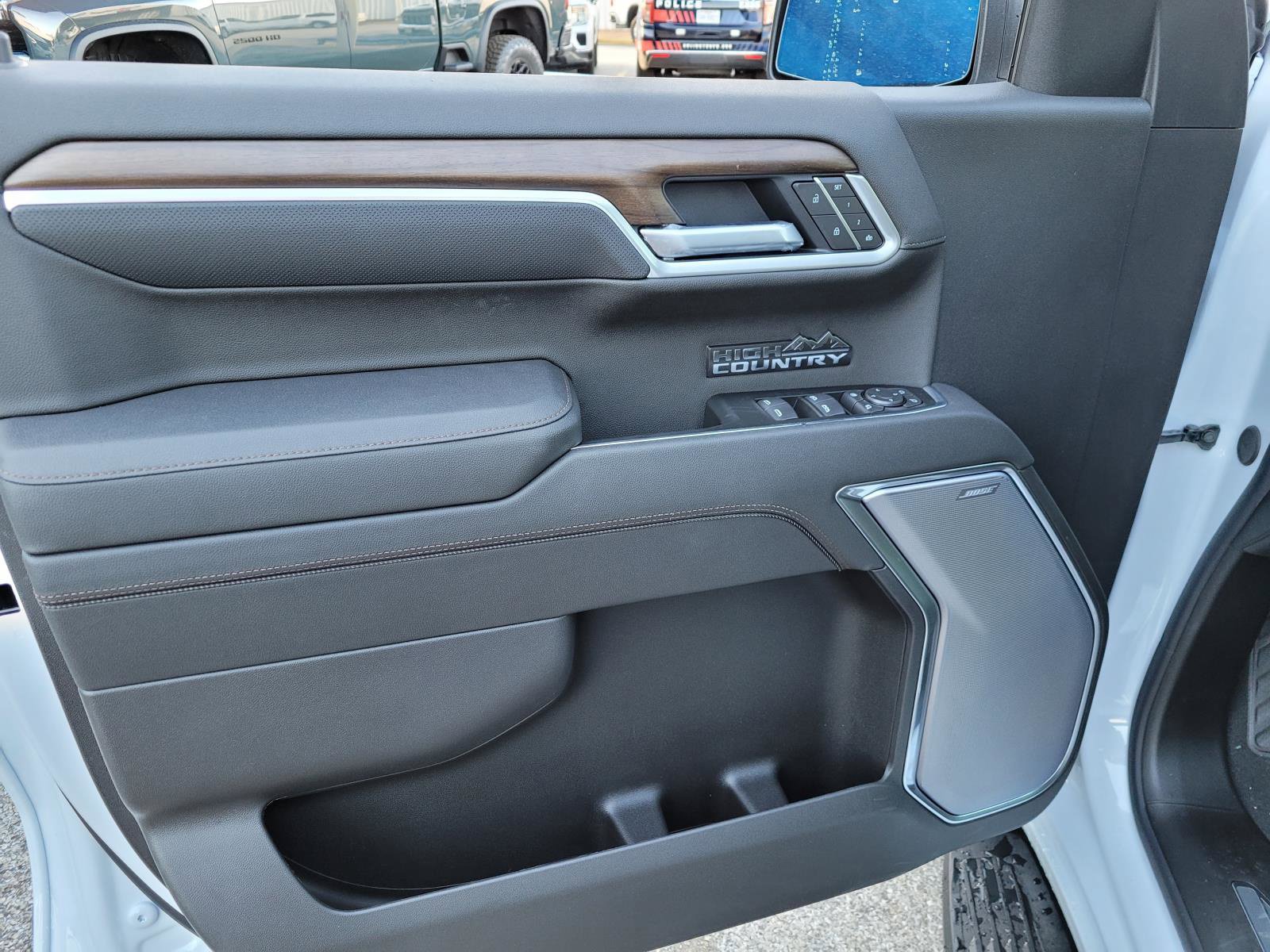 New 2026 Chevrolet Silverado 1500 High Country w/ Technology Package AWD/4WD image 12