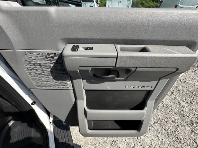 New 2027 Ford E-350 and Econoline 350 Super Duty w/ Interior Upgrade Package RWD image 24