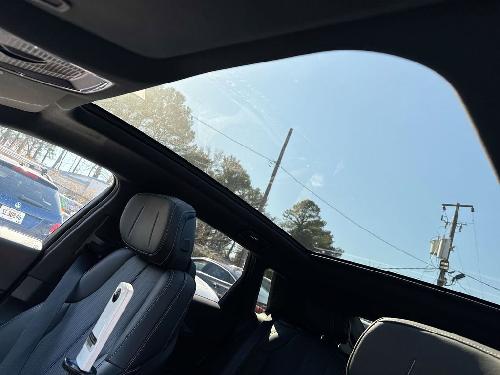 Used 2025 Cadillac Lyriq Luxury AWD/4WD image 20