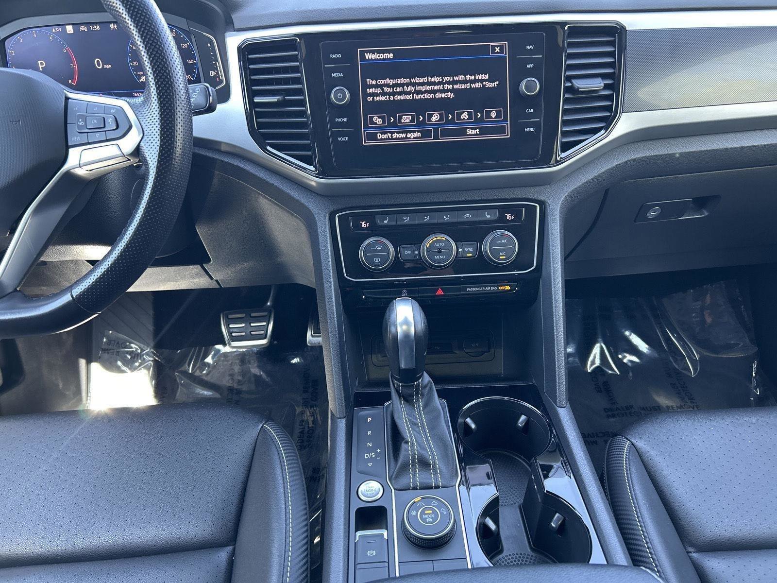 Used 2021 Volkswagen Atlas Cross Sport SEL R-Line AWD/4WD image 18