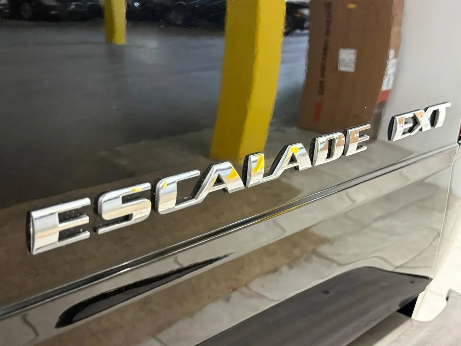 Used 2006 Cadillac Escalade EXT Sport Utility Pickup 4D 5 1/4 image 17