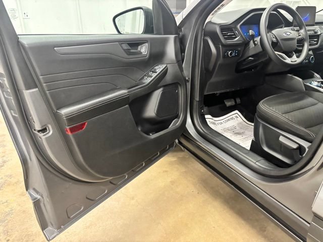 Used 2025 Ford Escape Active FWD image 14