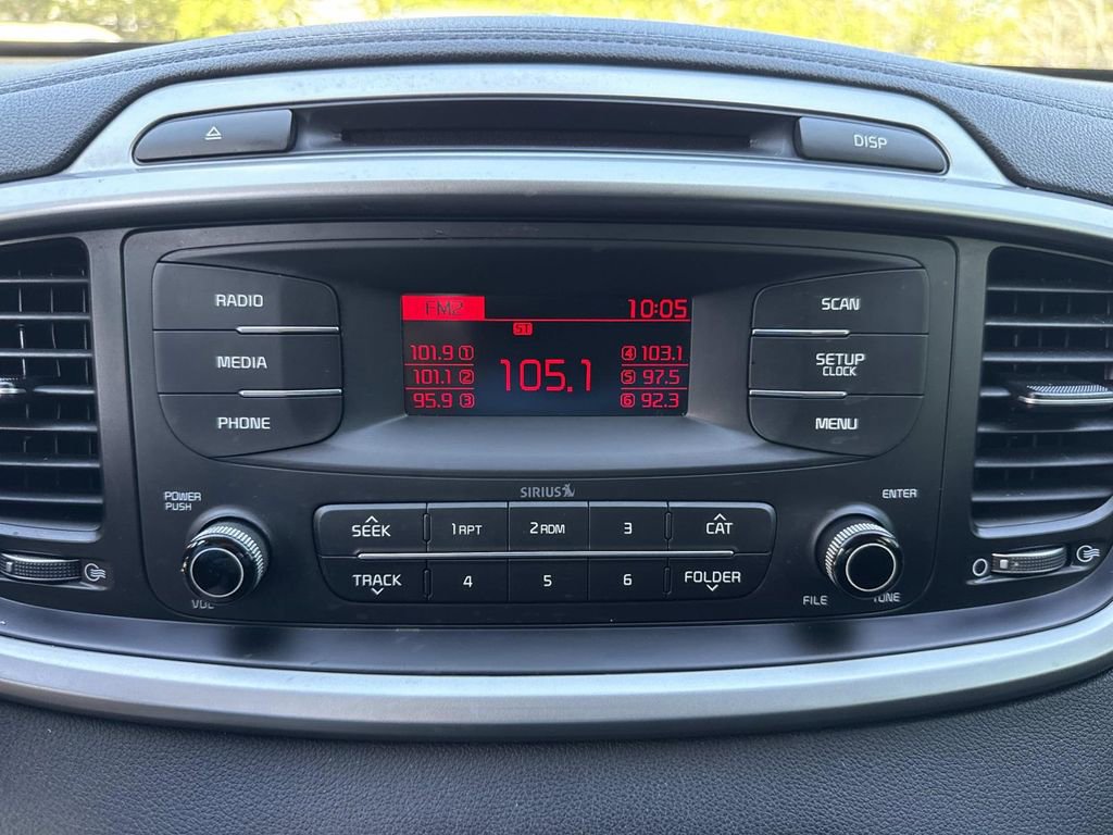 Used 2017 Kia Sorento L FWD image 28