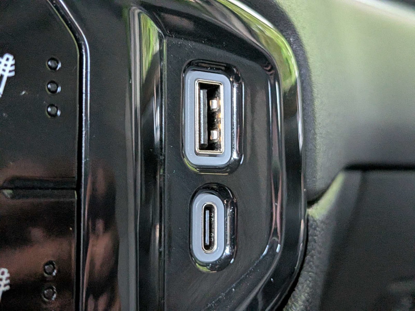 Used 2025 Chevrolet Silverado 1500 LT AWD/4WD image 22