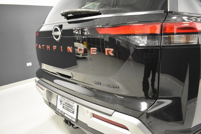 Used 2022 Nissan Pathfinder SL w/ Lighting Package (N92) image 12