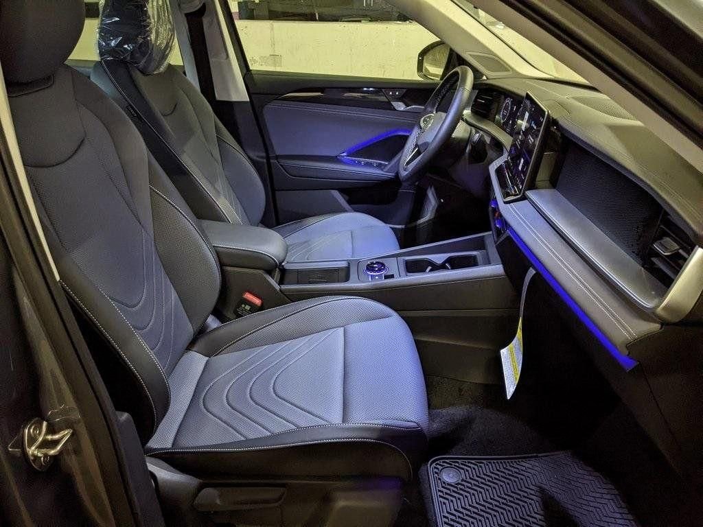 New 2026 Volkswagen Tiguan SE AWD/4WD image 21