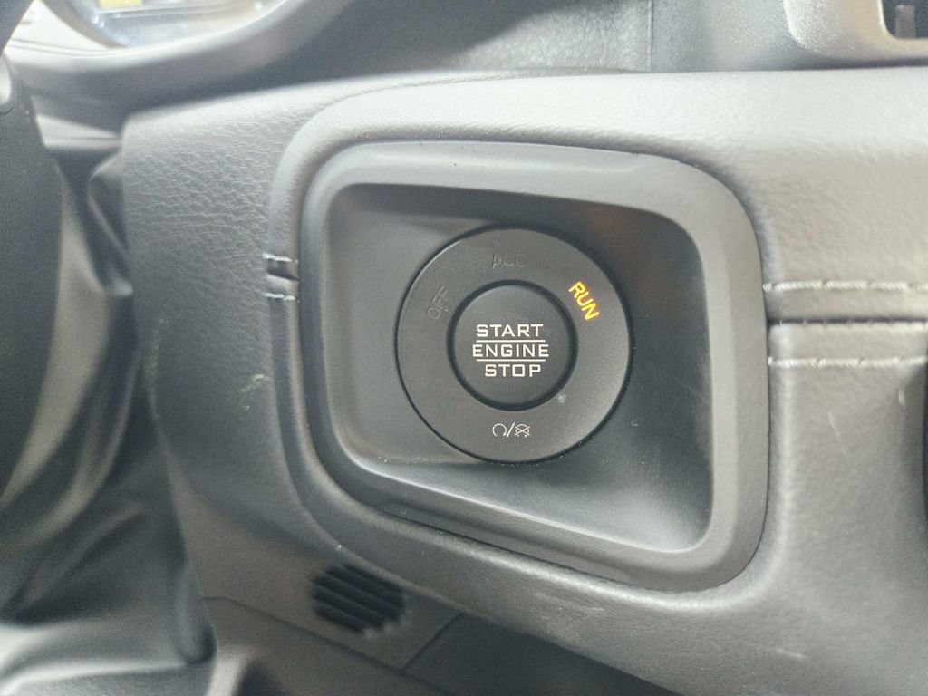Certified 2025 Jeep Wrangler Unlimited Sahara AWD/4WD image 33