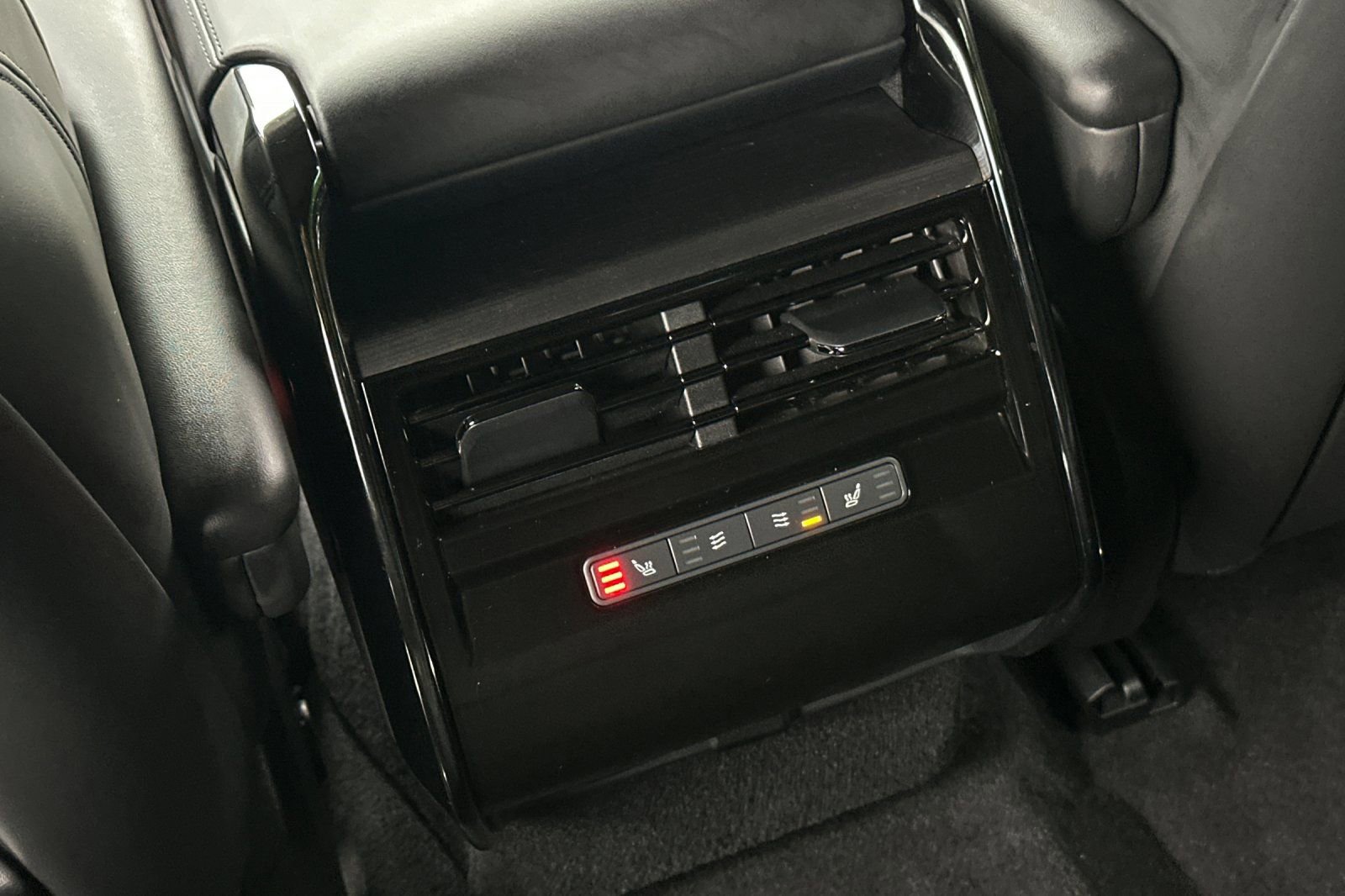 Used 2025 Land Rover Range Rover Sport Dynamic SE image 31