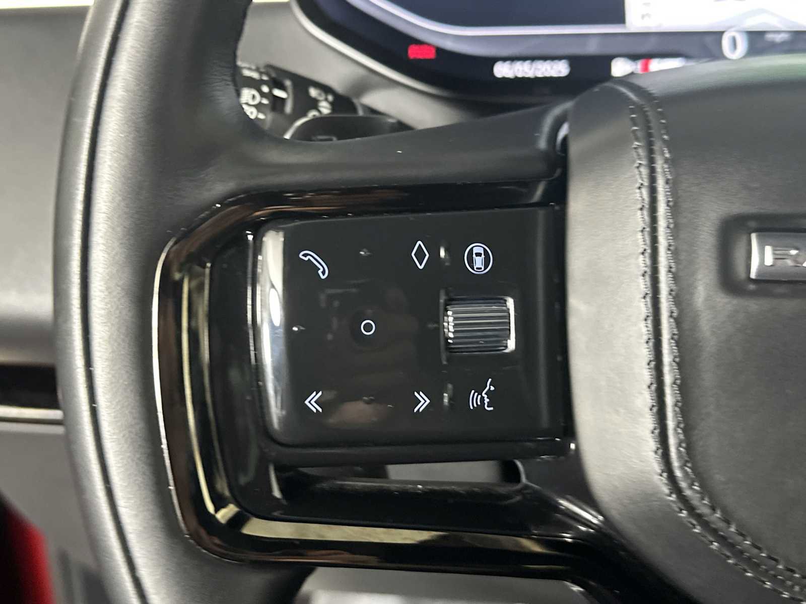 Used 2024 Land Rover Range Rover Sport Dynamic SE image 42