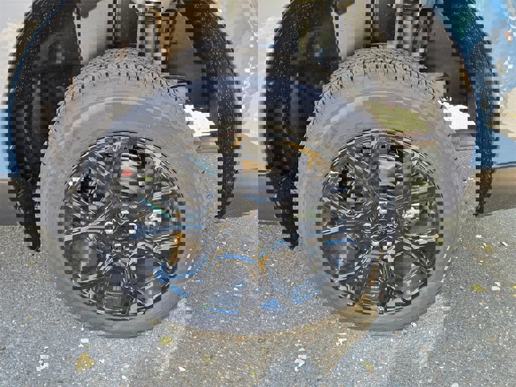 New 2025 Ford Maverick Lariat w/ Black Appearance Package image 9