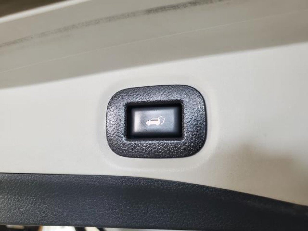 Used 2018 Nissan Rogue SL AWD/4WD image 9