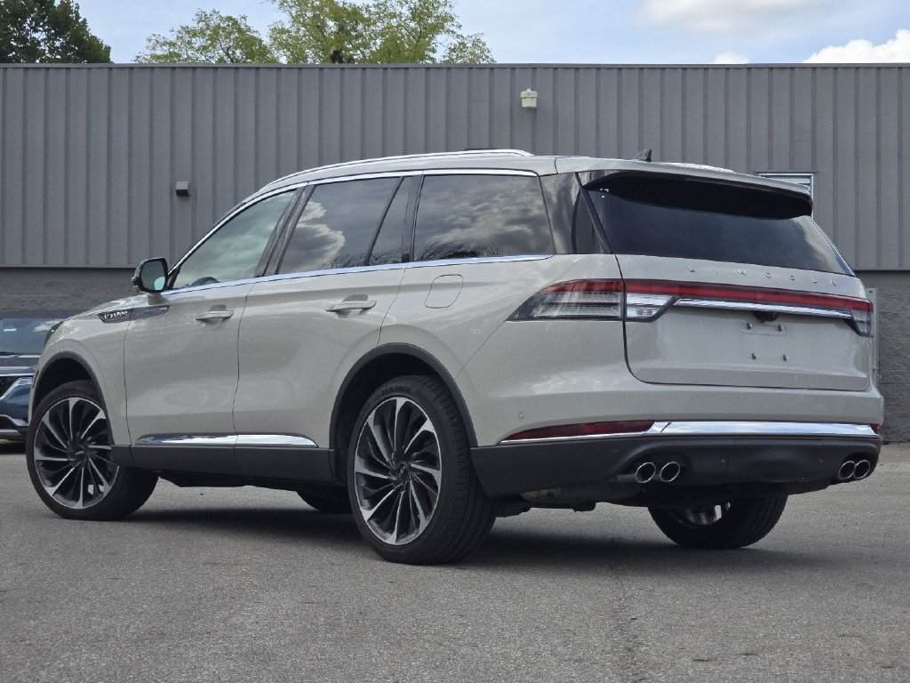Used 2022 Lincoln Aviator Reserve w/ Equipment Group 201A AWD/4WD image 14
