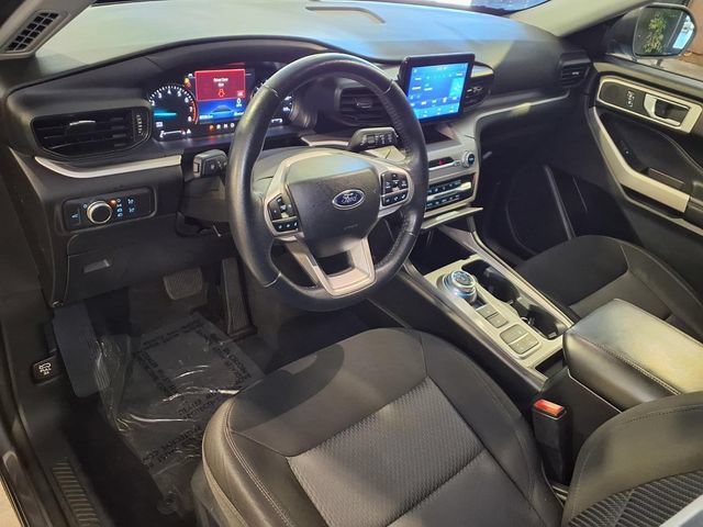 Certified 2022 Ford Explorer XLT RWD image 6