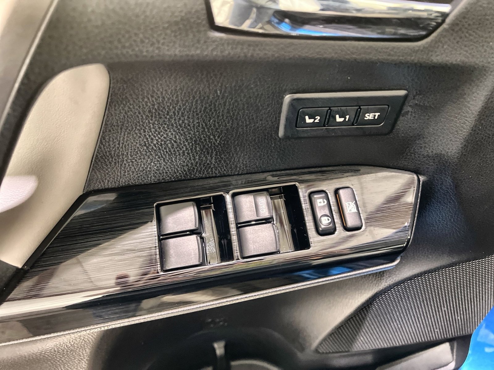 Used 2018 Toyota RAV4 Limited image 34