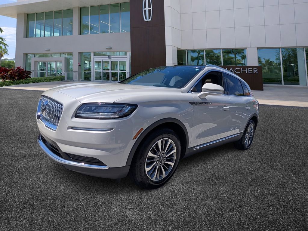 Used 2022 Lincoln Nautilus Reserve image 3