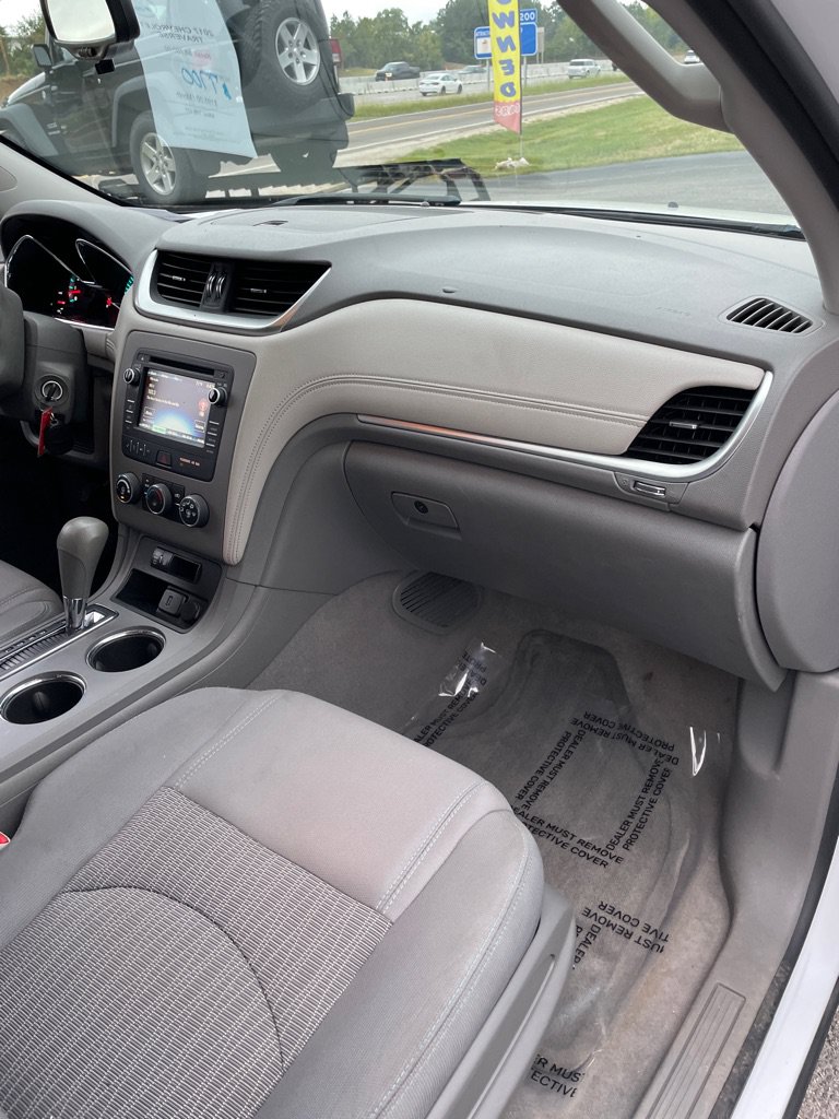 Used 2017 Chevrolet Traverse LS FWD image 23