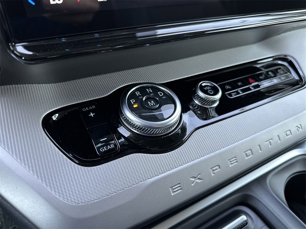 New 2025 Ford Expedition Active image 20