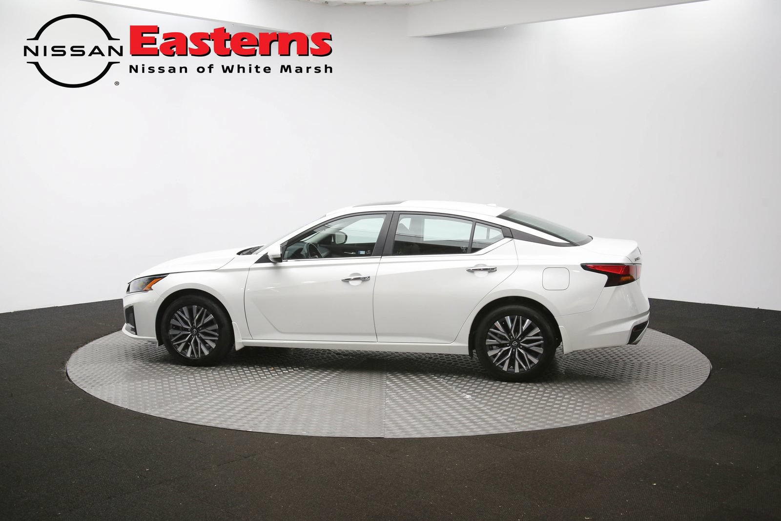 Used 2024 Nissan Altima 2.5 SV w/ SV Premium Package AWD/4WD image 60