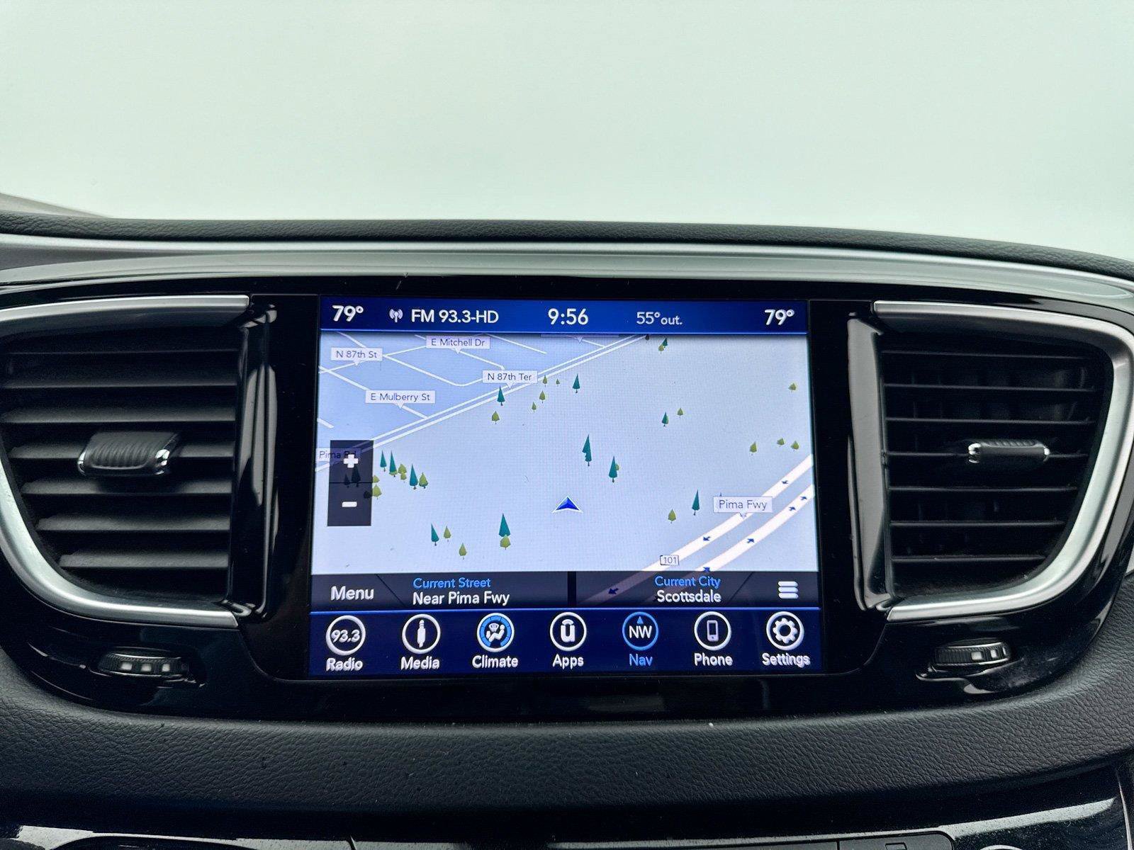 Used 2018 Chrysler Pacifica Touring Plus w/ S Appearance Package FWD image 28