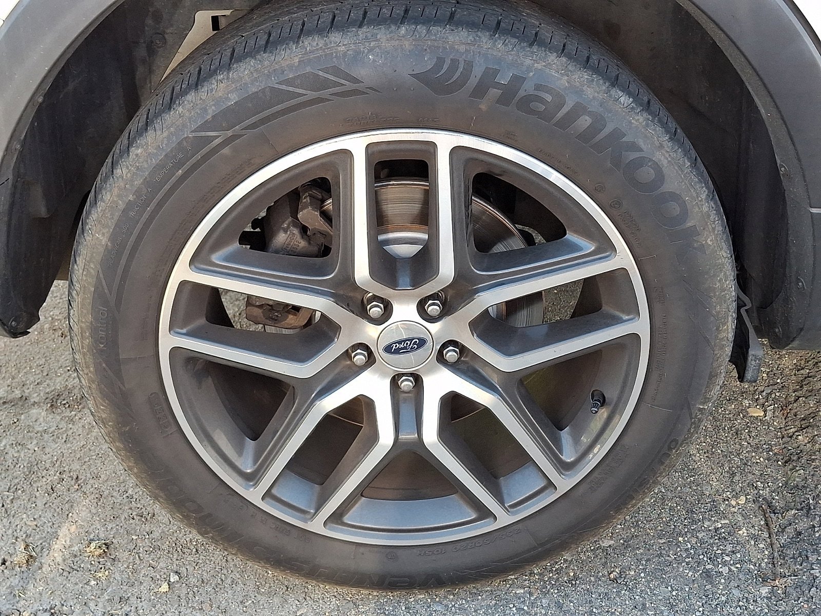 Used 2017 Ford Explorer Sport AWD/4WD image 3