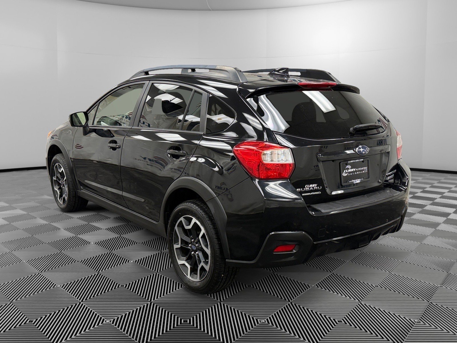 Used 2017 Subaru Crosstrek 2.0i Limited image 3