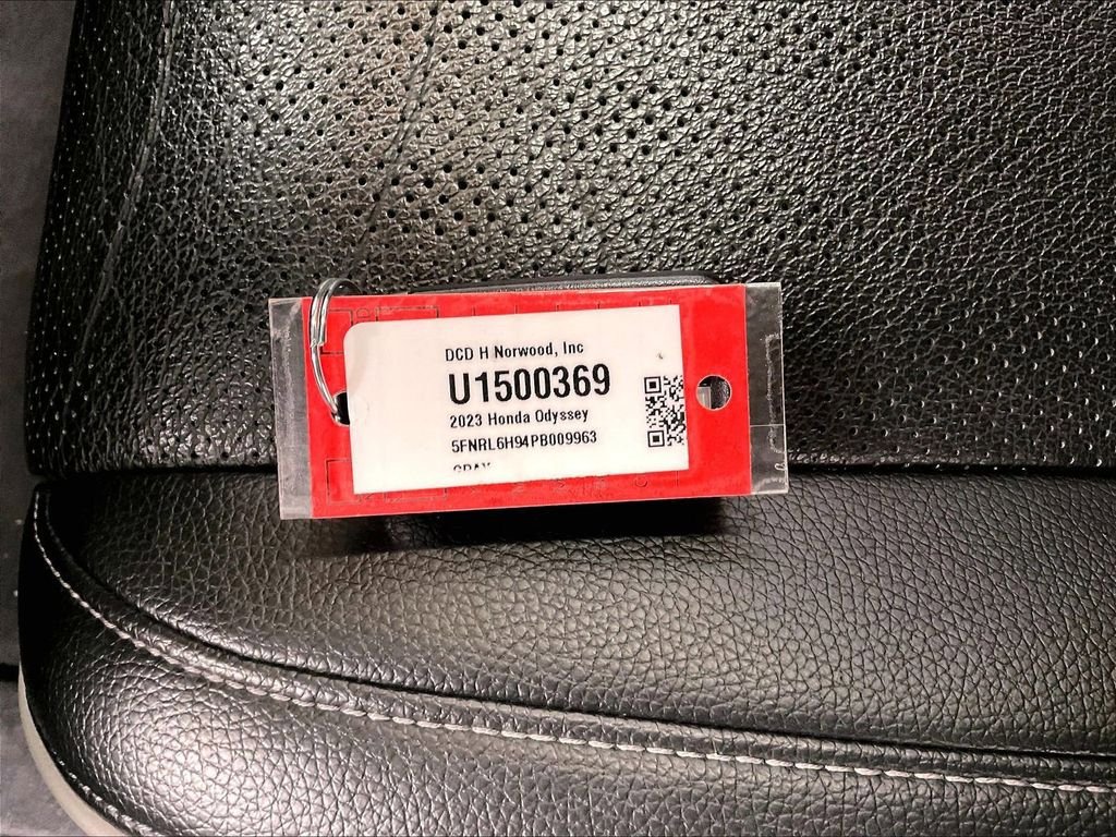 Used 2023 Honda Odyssey Elite image 32