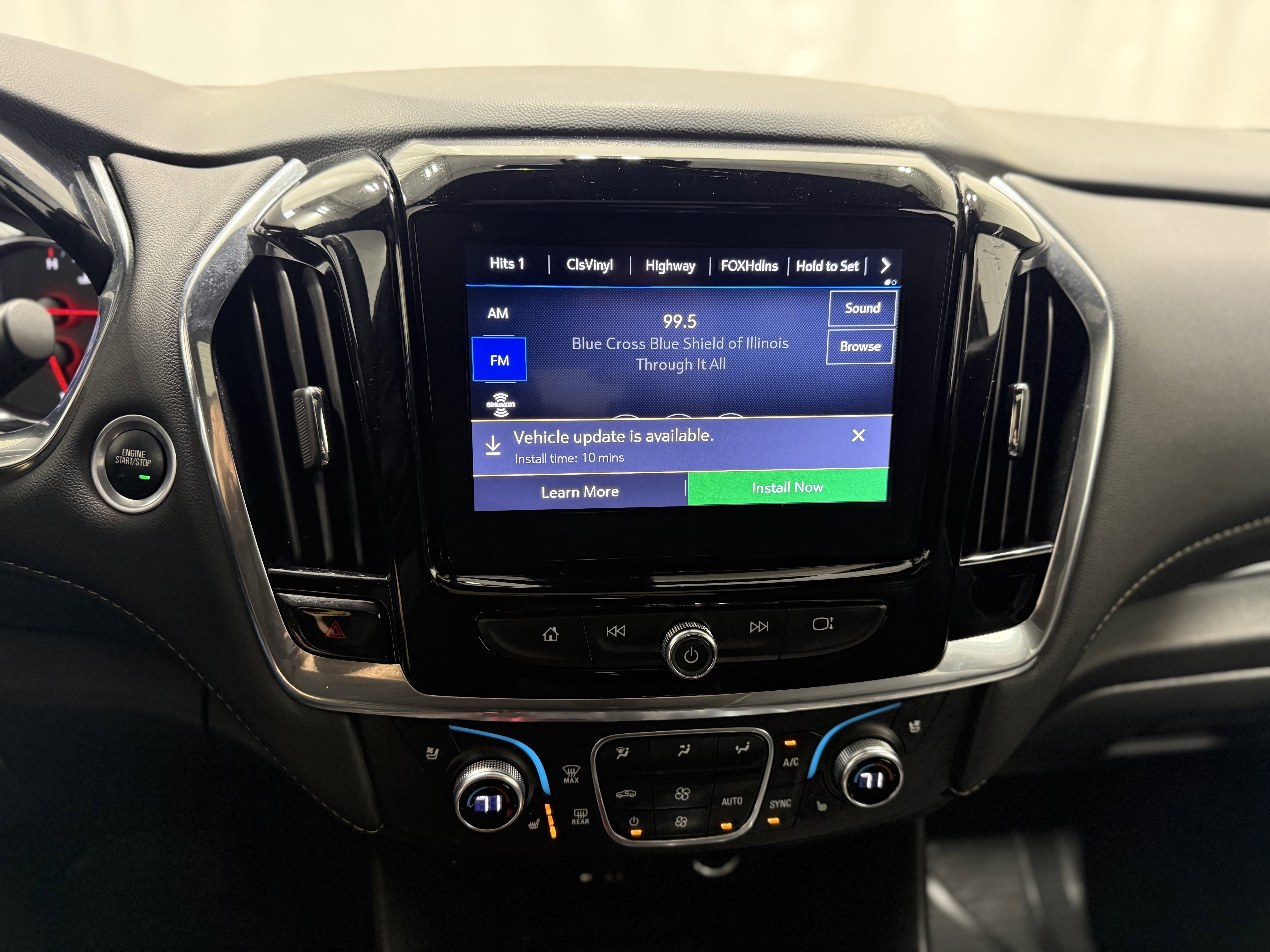 Certified 2023 Chevrolet Traverse Premier w/ Redline Edition image 20