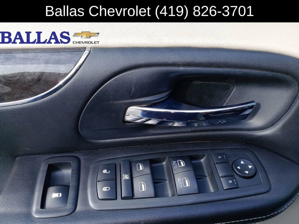 Used 2012 Chrysler Town & Country Touring image 24