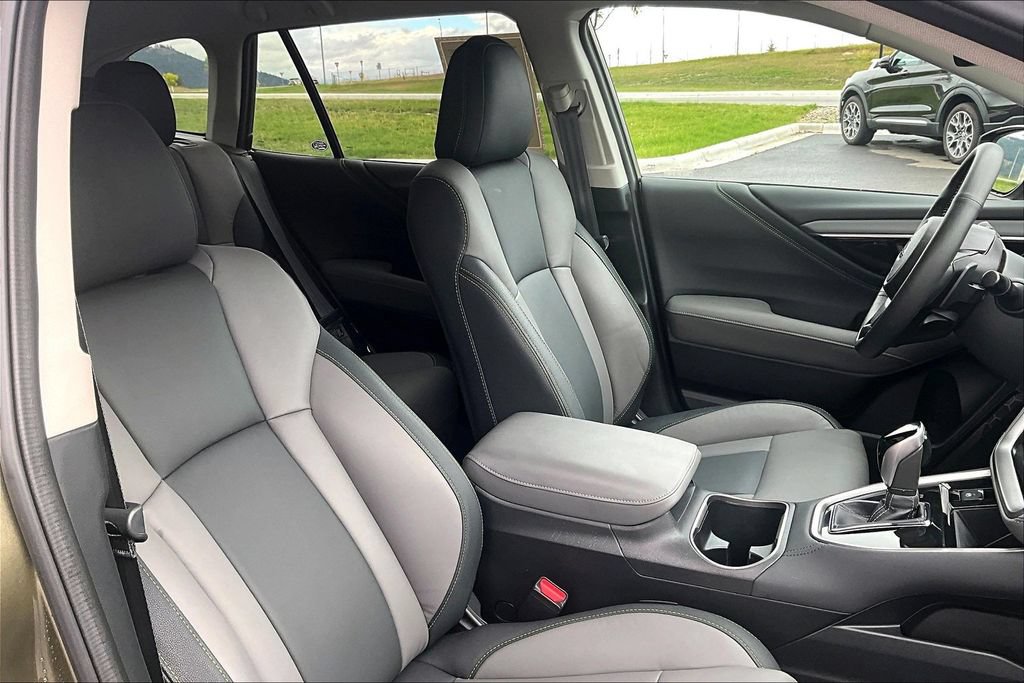 Used 2025 Subaru Outback Onyx Edition AWD/4WD image 7