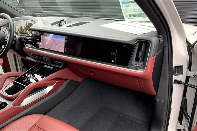 New 2025 Porsche Cayenne GTS image 22